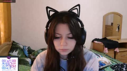 Snapshot of dawndollins chatting on 09-23-25, 07:33 Alice online show from 09-23-25, 07:33