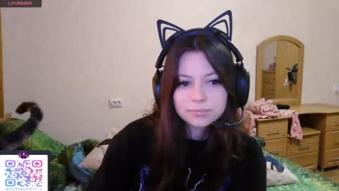 Snapshot of dawndollins chatting on 09-25-25, 08:18 Alice online show from 09-25-25, 08:18