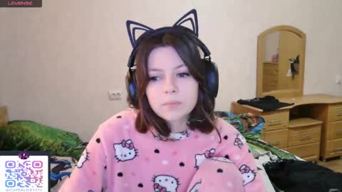 Snapshot of dawndollins chatting on 10-02-25, 07:37 Alice online show from 10-02-25, 07:37