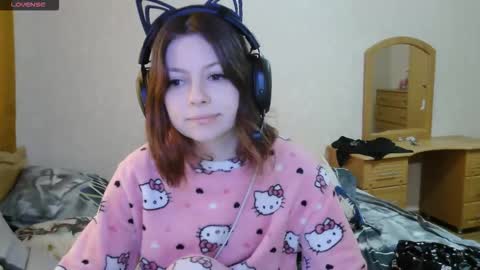 Snapshot of dawndollins chatting on 10-04-25, 07:28 Alice online show from 10-04-25, 07:28