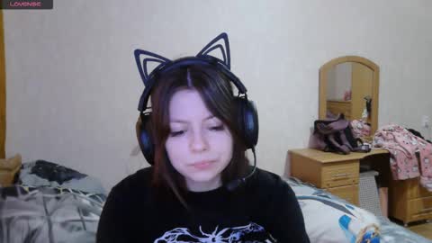 Snapshot of dawndollins chatting on 10-22-25, 07:19 Alice online show from 10-22-25, 07:19