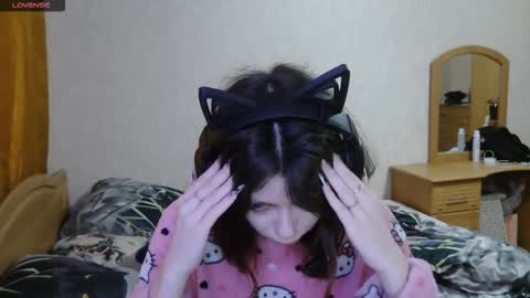 Snapshot of dawndollins chatting on 10-24-25, 08:11 Alice online show from 10-24-25, 08:11