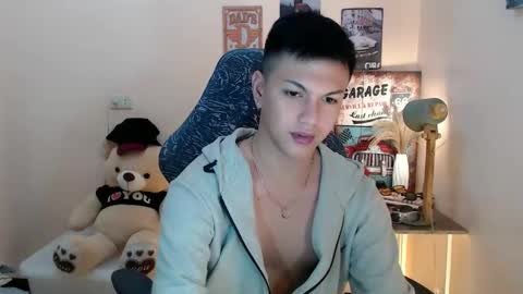 Snapshot of dax_x chatting on 12-17-24, 07:26 JC LOVER BOY online show from 12-17-24, 07:26