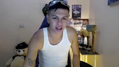 Snapshot of dax_x chatting on 01-23-25, 10:33 JC LOVER BOY online show from 01-23-25, 10:33