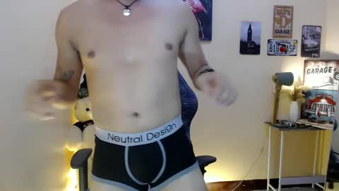 Snapshot of dax_x chatting on 02-21-25, 01:22 JC LOVER BOY online show from 02-21-25, 01:22