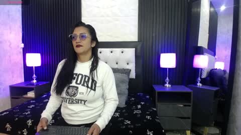 Snapshot of dayana_mendozaa69 chatting on 01-17-25, 12:42 Dayana online show from 01-17-25, 12:42