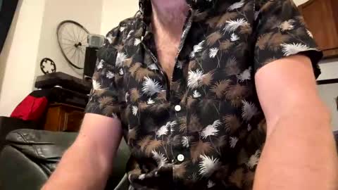 Snapshot of dayblue chatting on 10-28-25, 06:17 dayblue online show from 10-28-25, 06:17