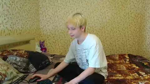 Snapshot of daylilong chatting on 10-05-25, 05:33 DayliLong online show from 10-05-25, 05:33