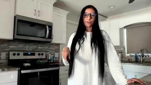 Dazey online show from 06-17-26, 06:42