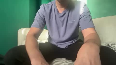 Snapshot of dazzisme83 chatting on 11-08-25, 08:36 Darrenlondon online show from 11-08-25, 08:36