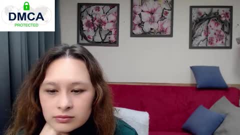 Snapshot of dazzling_diva222 chatting on 10-27-25, 07:12 Elya online show from 10-27-25, 07:12