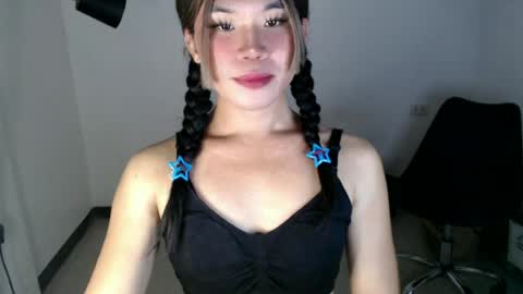 Snapshot of dazzzlingcarol chatting on 06-27-26, 12:22 dazzzlingcarol online show from 06-27-26, 12:22