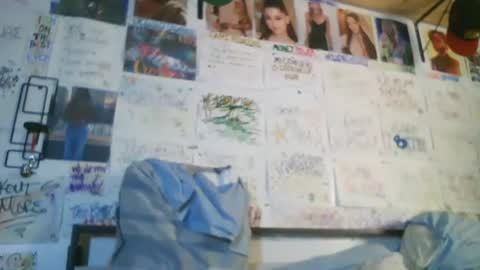 Snapshot of dbeamon92 chatting on 07-09-26, 11:42 dbeamon92 online show from 07-09-26, 11:42