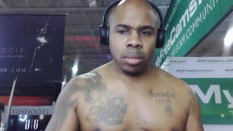 Snapshot of dcrush76 chatting on 12-08-24, 01:24 DCrush online show from 12-08-24, 01:24