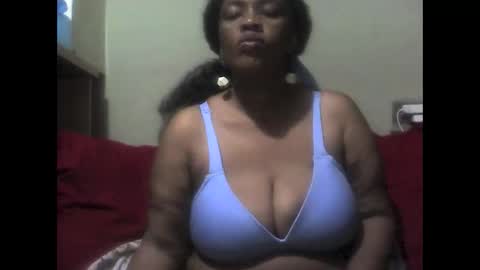 Snapshot of ddboobsnipples chatting on 12-26-24, 12:14 ddboobsnipples online show from 12-26-24, 12:14