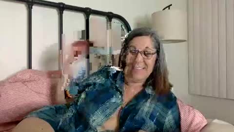 Snapshot of ddmolly chatting on 04-18-26, 03:32 DDMolly online show from 04-18-26, 03:32