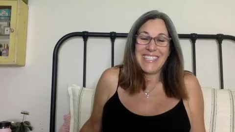 Snapshot of ddmolly chatting on 07-28-26, 06:53 DDMolly online show from 07-28-26, 06:53
