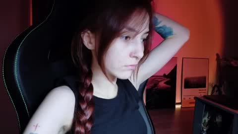 Snapshot of dead_girll chatting on 06-07-26, 11:41 freak online show from 06-07-26, 11:41