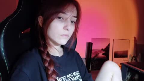 Snapshot of dead_girll chatting on 06-09-26, 11:49 freak online show from 06-09-26, 11:49