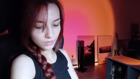 Snapshot of dead_girll chatting on 06-11-26, 12:32 freak online show from 06-11-26, 12:32