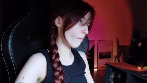 Snapshot of dead_girll chatting on 06-11-26, 11:47 freak online show from 06-11-26, 11:47