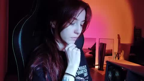 Snapshot of dead_girll chatting on 06-16-26, 10:45 freak online show from 06-16-26, 10:45