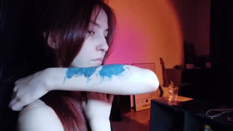 Snapshot of dead_girll chatting on 06-27-26, 03:00 freak online show from 06-27-26, 03:00