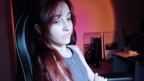 Snapshot of dead_girll chatting on 06-28-26, 03:34 freak online show from 06-28-26, 03:34