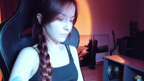 Snapshot of dead_girll chatting on 07-10-26, 10:12 freak online show from 07-10-26, 10:12