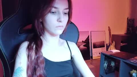 Snapshot of dead_girll chatting on 07-15-26, 01:11 freak online show from 07-15-26, 01:11