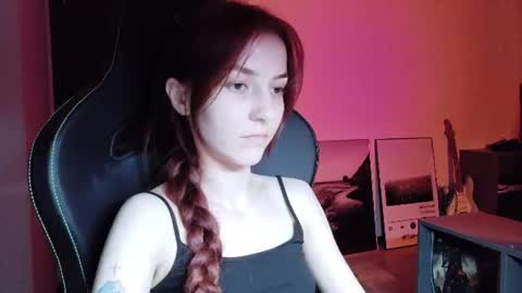 Snapshot of dead_girll chatting on 07-15-26, 11:43 freak online show from 07-15-26, 11:43