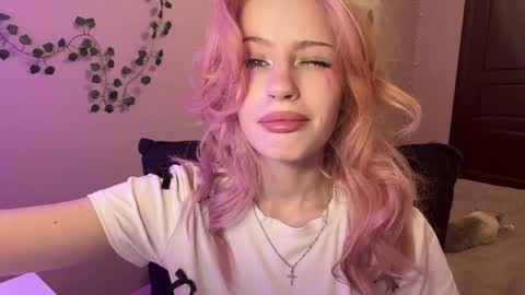 Snapshot of deannmagnie chatting on 05-03-26, 12:44 Maggie online show from 05-03-26, 12:44