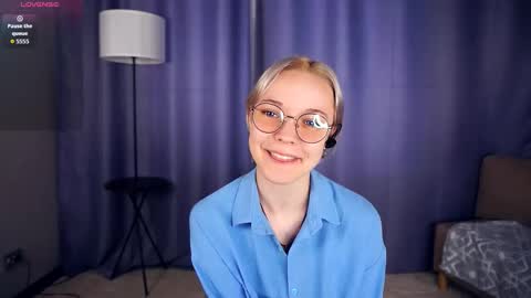 Charlie 18yo online show from 09-25-25, 06:39