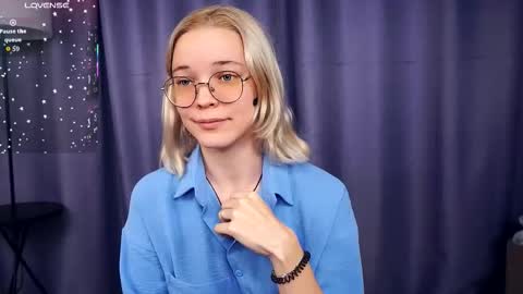 Charlie 18yo online show from 10-21-25, 06:25