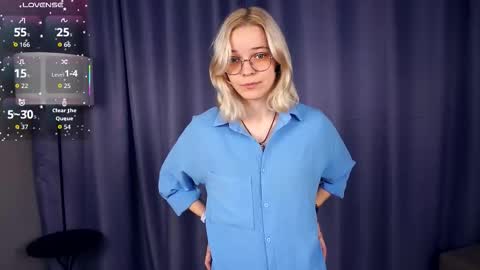 Charlie 18yo online show from 10-25-25, 05:15