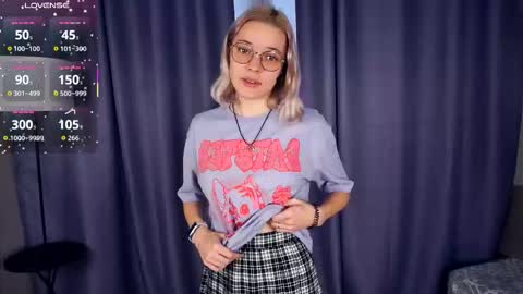 Charlie 18yo online show from 10-29-25, 05:31