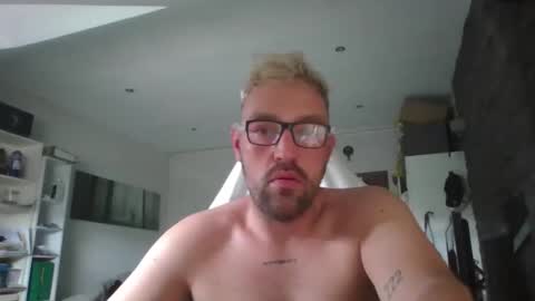dexxxn. online show from 05-18-26, 01:28