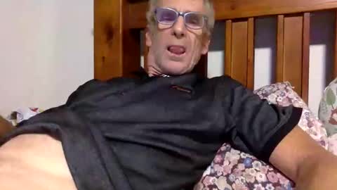 deanofflove2210 online show from 02-27-25, 07:01