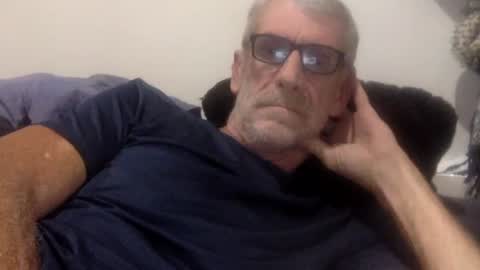 Snapshot of deanofflove221000 chatting on 11-11-25, 02:22 deanofflove221000 online show from 11-11-25, 02:22