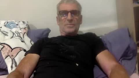 Snapshot of deanofflove221000 chatting on 11-16-25, 05:51 deanofflove221000 online show from 11-16-25, 05:51