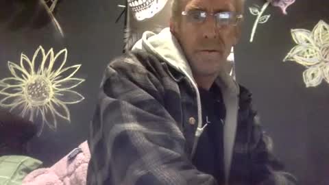 Snapshot of deanofflove221000 chatting on 05-05-26, 01:57 deanofflove221000 online show from 05-05-26, 01:57