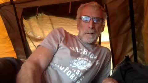 Snapshot of deanofflove221000 chatting on 05-20-26, 06:08 deanofflove221000 online show from 05-20-26, 06:08
