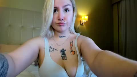 Debbie Mon Tue Fri Sun Sat GMT 3 1000am - 0400pm  online show from 09-20-25, 04:30