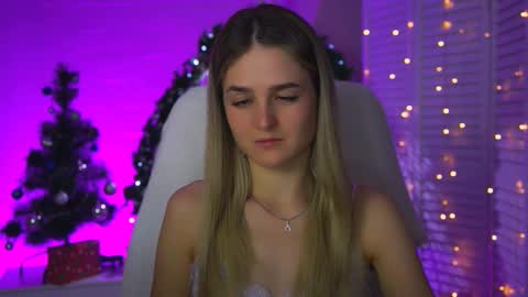 Debora online show from 12-16-25, 03:33