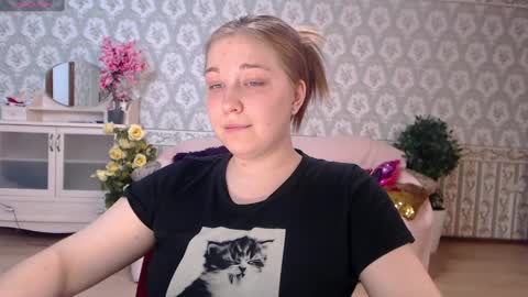 Snapshot of debramust chatting on 12-28-24, 10:13 debramust online show from 12-28-24, 10:13