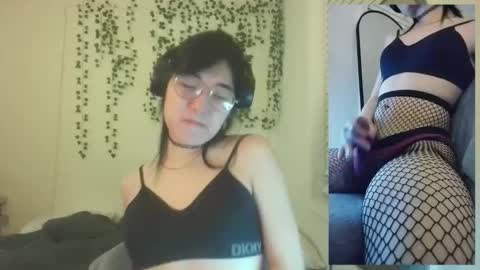 deciduousdoll online show from 12-05-25, 07:06