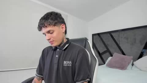 Snapshot of declan_fox chatting on 09-15-25, 03:50 declan_fox online show from 09-15-25, 03:50