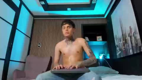 Snapshot of declan_fox chatting on 09-20-25, 04:35 declan_fox online show from 09-20-25, 04:35