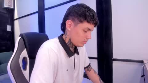 Snapshot of declan_fox chatting on 10-06-25, 01:08 declan_fox online show from 10-06-25, 01:08