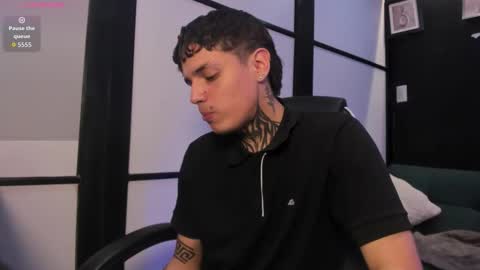 Snapshot of declan_fox chatting on 10-09-25, 01:53 declan_fox online show from 10-09-25, 01:53